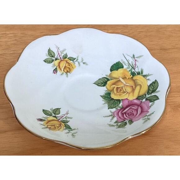 Queen Anne Fine Bone China England Yellow and Pink Roses Tea Cup and Saucer - Picture 7 of 11